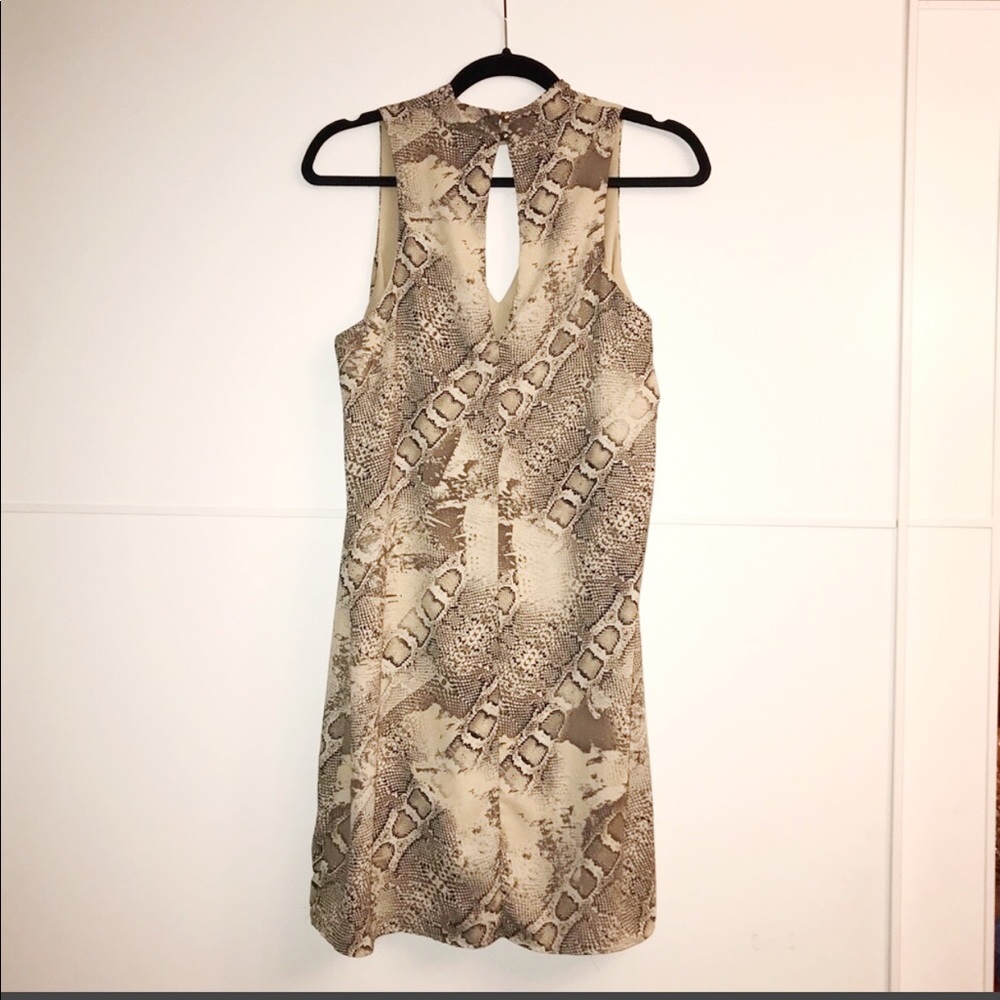 LAST DAY TO BUY!! GUESS DRESS - Picture 7 of 10